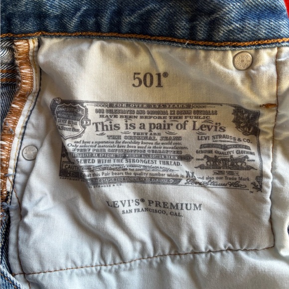 Levis High-Rise Denim Cutoff Shorts - Picture 4 of 5